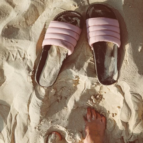 Γυμναστική για όλο το σώμα με μοναδικό εξοπλισμό τις σαγιονάρες σου