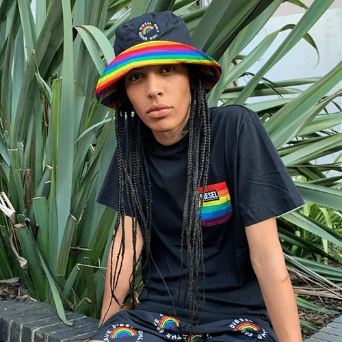 DIESEL: Λανσάρει την capsule συλλογή αφιερωμένη στο Pride