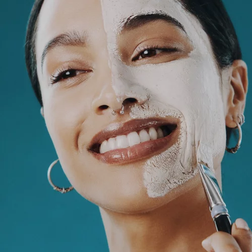 Η σπιτική μάσκα με ένα μπαχαρικό που λειαίνει το δέρμα πιο αποτελεσματικά από την κρέμα σύσφιξης