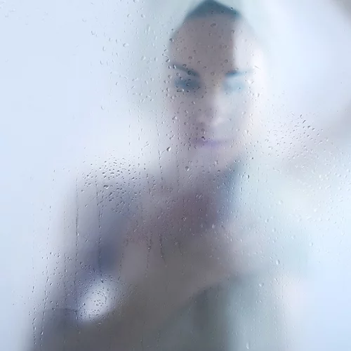 5 βραδινές συνήθειες που καταστρέφουν το δέρμα