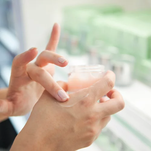 Αγορά καλλυντικών: Τα 6 κόλπα για οικονομικές επιλογές