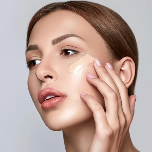 Τα 3 ενεργά συστατικά που πρέπει να προσθέσεις στην skincare ρουτίνα σου για να δεις επιτέλους την επιδερμίδα σου να μεταμορφώνεται