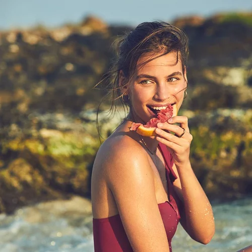 #Loveyourbody: Τα κορίτσια του MissBloom επιλέγουν το ιδανικό μαγιό ανάλογα με τον σωματότυπό τους