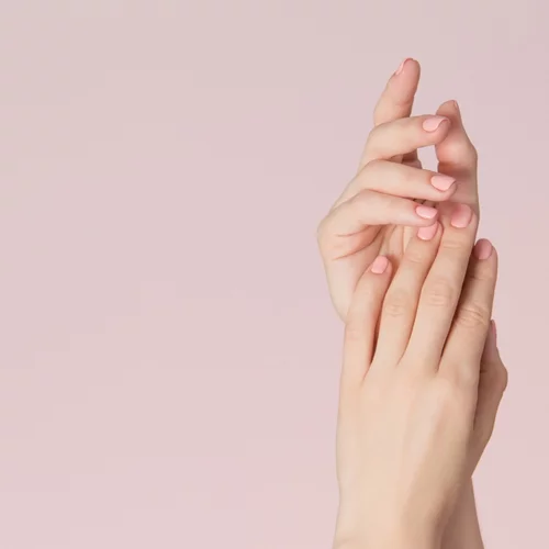 Τάσεις νύχια 2020: Τα παστέλ βερνίκια που θα γίνουν ανάρπαστα φέτος το καλοκαίρι