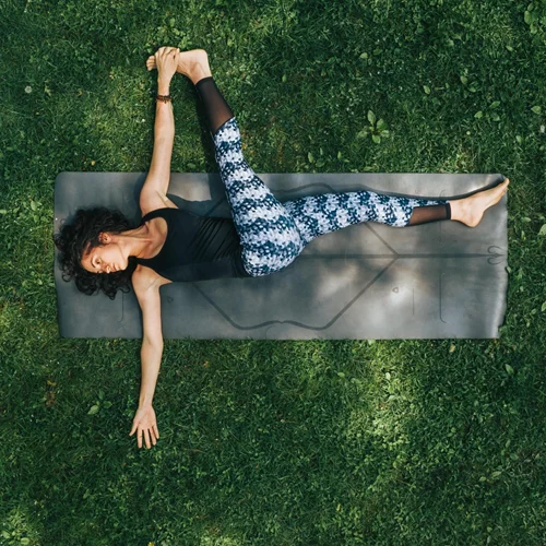 Υοga και στρες: Πώς επιδρά η yoga στο σώμα και το μυαλό και διώχνει το άγχος;