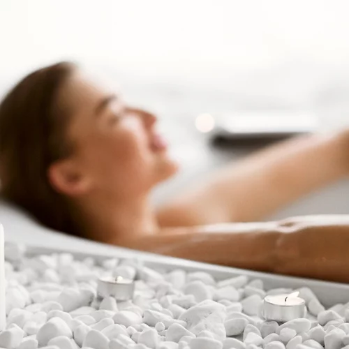 4 συμβουλές που θα αναβαθμίσουν το ζεστό μπάνιο