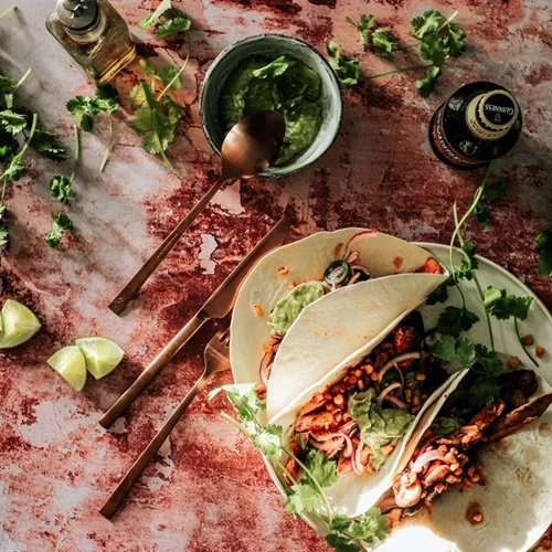 Ελαφρύ βραδινό με τορτίγια: 5 υγιεινές συνταγές για κρύα σάντουιτς