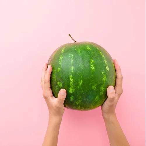 Αντί για βάρη, χρησιμοποίησε ένα καρπούζι - Το πρόγραμμα γυμναστικής για όλο το σώμα από τη Χριστίνα Μαυρίδου