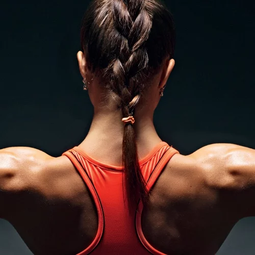 Γιατί πονάει η πλάτη μου; Τι μπορεί να κρύβει η ραχιαλγία και πώς θα την αντιμετωπίσεις;