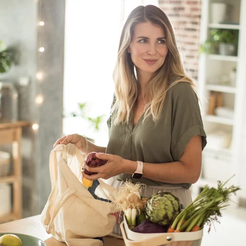 Συμπτώματα εμμηνόπαυσης: Φυσικές λύσεις για τις εξάψεις, τον νυχτερινό ιδρώτα, την κούραση, τα νεύρα