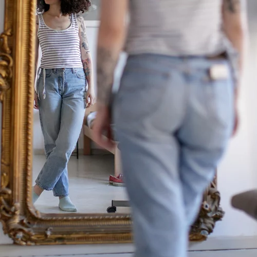 Τα 6 τζιν παντελόνια που θα φορέσεις αυτή τη σεζόν