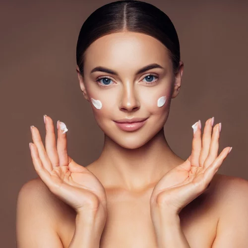 Τι προϊόντα ομορφιάς να πάρεις με αφορμή τις εκπτώσεις Clinique -50%