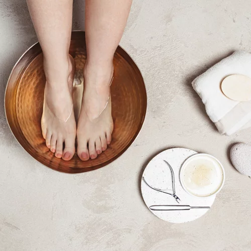 Τα χρώματα στα νύχια που επιλέγουν αυτήν την στιγμή όλες οι influencers για το πεντικιούρ τους