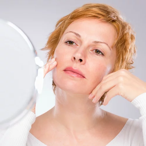 Οι καλύτερες ενυδατικές κρέμες για γυναίκες άνω των 40