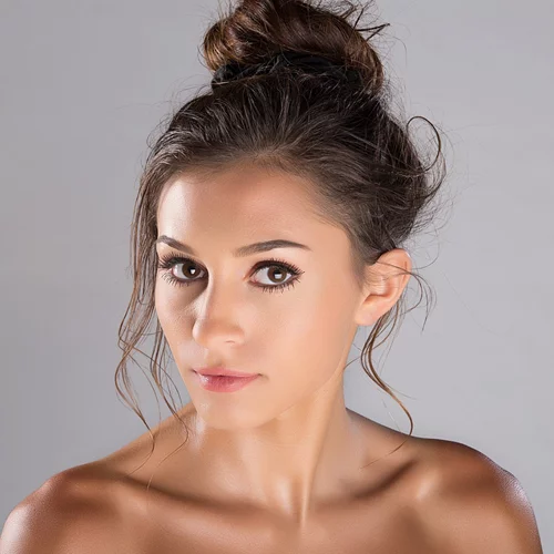 Messy Bun | Οι παραλλαγές των celebrities που θα θέλεις να αντιγράψεις ASAP