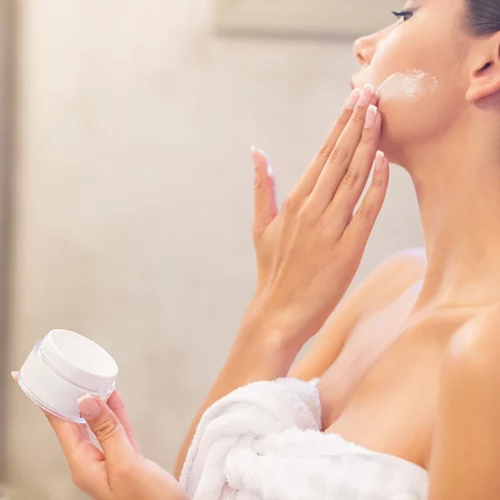 Η κατάλληλη περιποίηση για επιδερμίδα και μαλλιά σε χαμηλές θερμοκρασίες