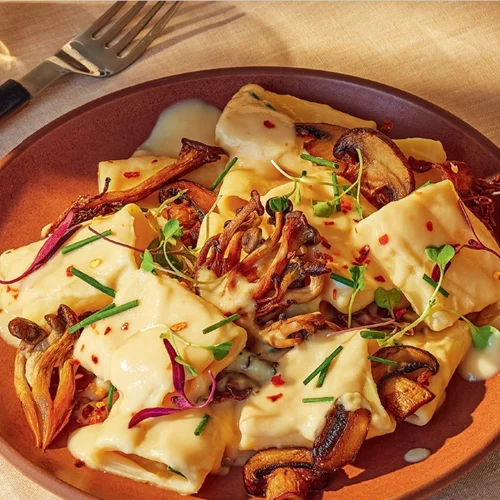 Συνταγή για μακαρόνια με σάλτσα και τραγανά μανιτάρια