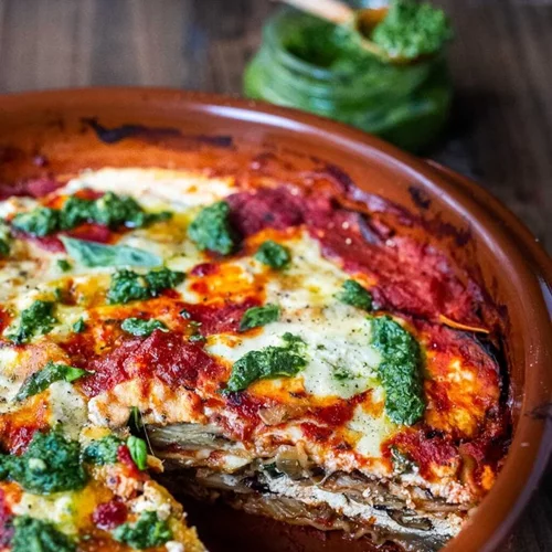 Σήμερα φτιάχνουμε λαζάνια με μελιτζάνα και pesto ρόκας