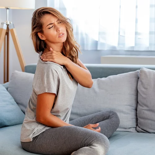 Φάκελος στρες και μυϊκός πόνος: Μπορεί το άγχος να προκαλέσει πόνο στον ώμο;