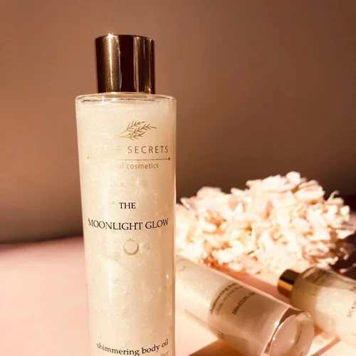 Η  Little Secrets παρουσιάζει το body oil “The Moonlight glow”