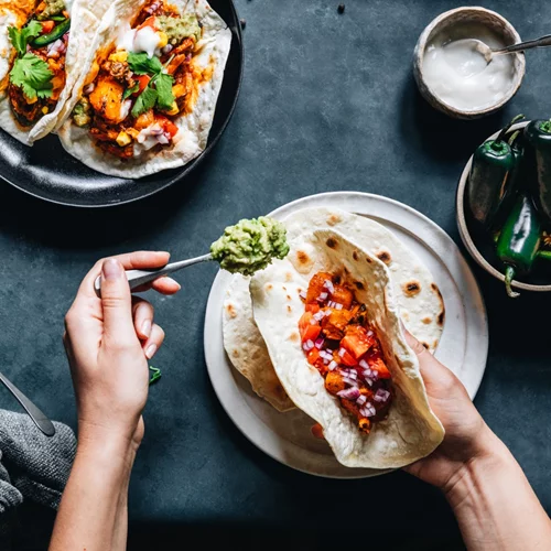 Νηστίσιμα φαγητά: Αυτό είναι το "Απόλυτο βιβλίο της νηστείας" για ένα ιδανικό μενού Σαρακοστής