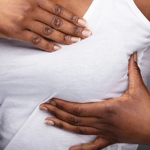 Ευαισθησία των μαστών: Όλα όσα πρέπει να γνωρίζει μια γυναίκα