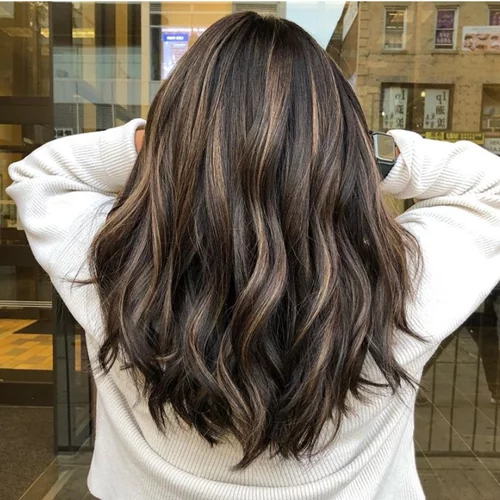 Ash brown hair color: 10 φωτογραφίες που θα σε κάνουν να το υιοθετήσεις asap