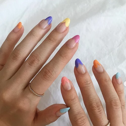 Heart-tipped manicure: Μια ενδιαφέρουσα εναλλακτική του γαλλικού μανικιούρ