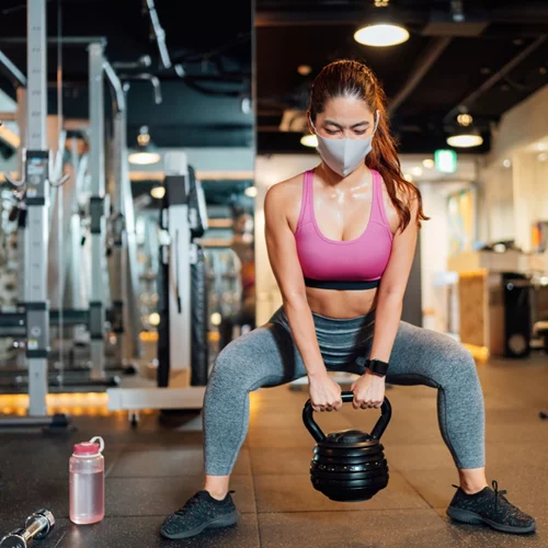 Η "επόμενη μέρα" στα γυμναστήρια: Είναι ασφαλές να γυμναζόμαστε με μάσκα;