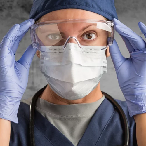 Παγκόσμια Ημέρα της Γυναίκας: 8 γυναίκες-στρατηγοί στις ΜΕΘ Covid-19 σε πρώτο πρόσωπο