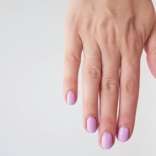 Περιποίηση άκρων στο σπίτι: Πώς αφαιρώ μόνη μου το ημιμόνιμο μανικιούρ;