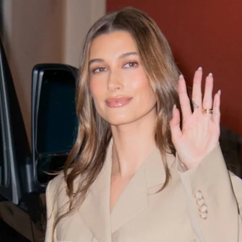 Διάφανα νύχια: Όλο το inspo που χρειαζόσουν για το πιο μεγάλο trend του καλοκαιριού