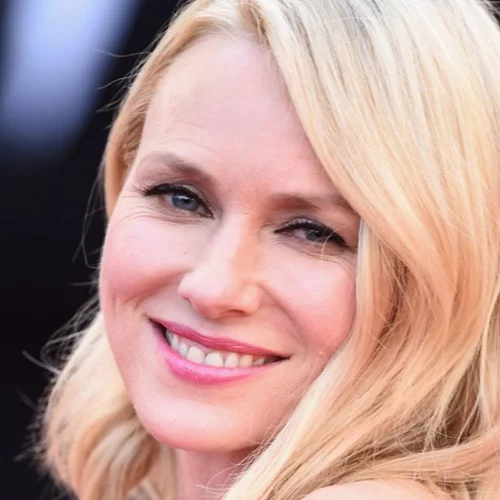 Η Naomi Watts υιοθέτησε το πιο κομψό κούρεμα του φετινού φθινοπώρου