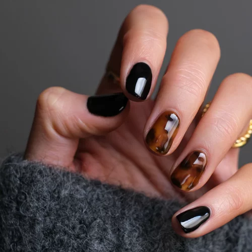 Οι τάσεις στα χρώματα νυχιών για το μανικιούρ του φθινοπώρου