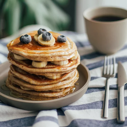 Φτιάξε υγιεινά pancakes με παντζάρι ή με κολοκυθάκια ή με γλυκοπατάτες - δες τις συνταγές!