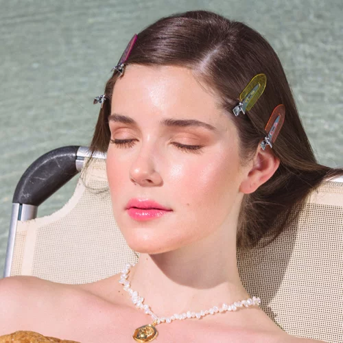 4 εύκολα hacks για να χρησιμοποιήσεις τα hair clips που δεν "τσακίζουν" την τρίχα