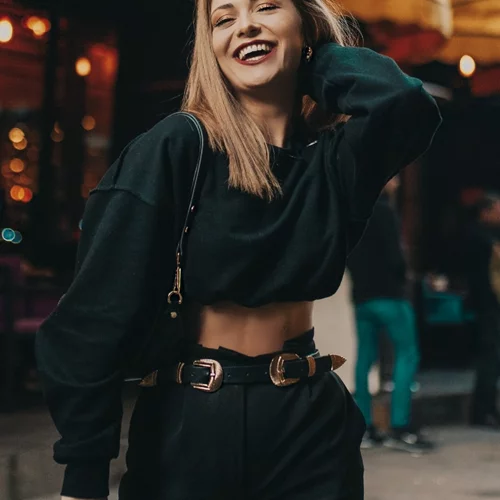 Πώς θα κάνεις τα οπίσθια σου να δείχνουν πιο λεπτά και σμιλευμένα με ένα μόνο στιλιστικό τρικ