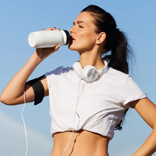 Τι να πιω μετά την άσκηση; Η φόρμουλα για ένα σωστό ρόφημα ανάκαμψης