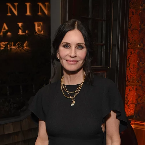 Η Courteney Cox είπε την αλήθεια (που θέλαμε να ακούσουμε) για την εμμηνόπαυση
