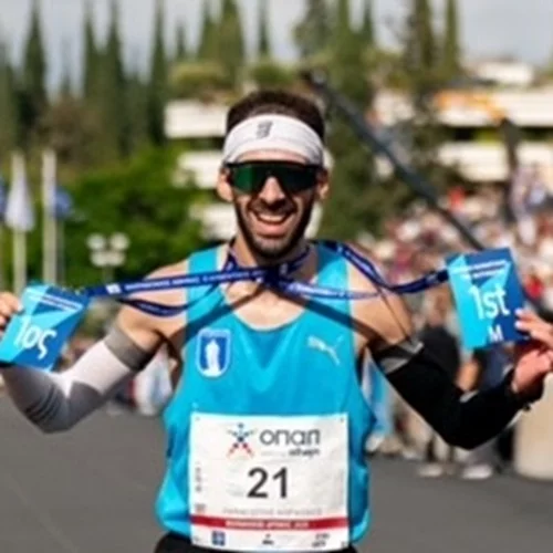 Αυθεντικός Μαραθώνιος Αθήνας 2025: Η Team Garmin Greece σάρωσε τα βάθρα!