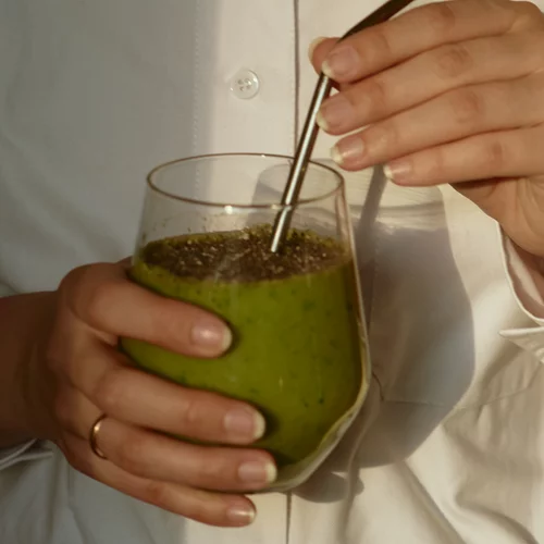 Τι σημαίνει όντως υγιεινή διατροφή; Μήπως οι healthy τάσεις μάς οδηγούν σε παγίδα τελικά;