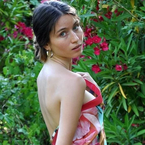 Ευθαλία Παπακώστα: Η πρωταγωνίστρια της σειράς "Μαύρο Ρόδο" μιλάει ανοιχτά για τη σεξουαλική παρενόχληση που δέχτηκε από σκηνοθέτη