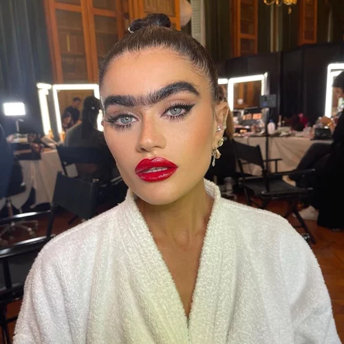 Σοφία Χατζηπαντελή: Το αγαπημένο της κραγιόν για σούπερ σαρκώδη χείλη