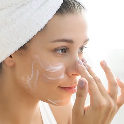 Πώς να βάζω κρέμα προσώπου; Το λάθος που κάνουμε