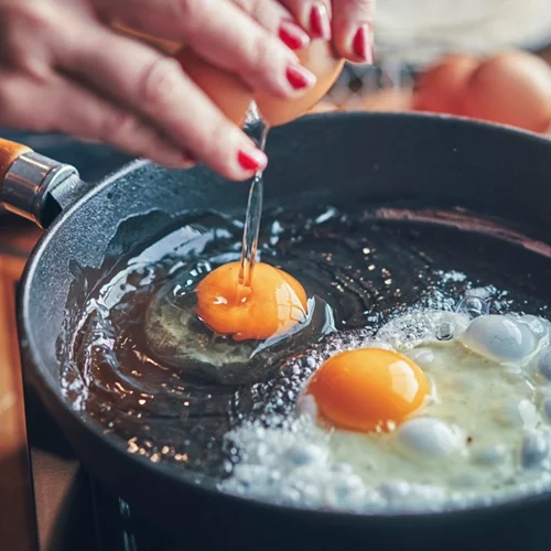 Κάνει να τρως αυγά κάθε μέρα; 7 απορίες για αυτά βρίσκουν απάντηση