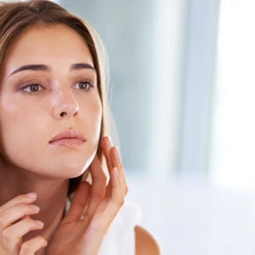 Γιατί έχεις ακόμα ακμή και τι πρέπει να προσέξεις για να τη μειώσεις;