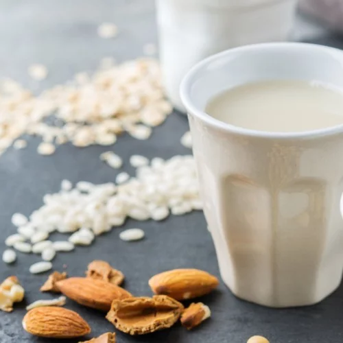 Ποιο φυτικό ρόφημα είναι το καλύτερο; Τα χαρακτηριστικά και οι χρήσεις τους