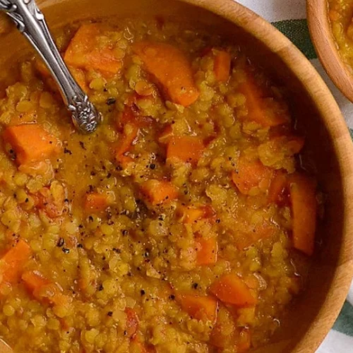 Συνταγή για κόκκινες φακές με γλυκοπατάτα