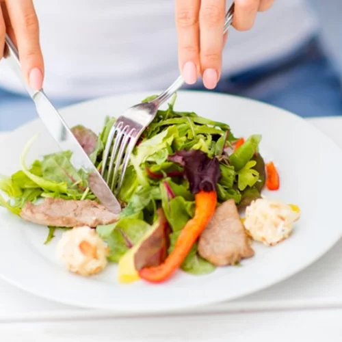 Έχω πρόβλημα με τα κιλά μου: 3 δύσκολες καταστάσεις πώς να τις αντιμετωπίσεις