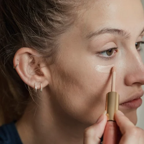 8 concealers που θολώνουν τις ρυτίδες κάτω από τα μάτια
